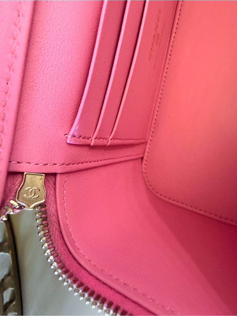 Chanel 22S/22P Pink Quilted Lambskin Vanity on Chain | Microchipped & Authentic - Picture 8 of 12